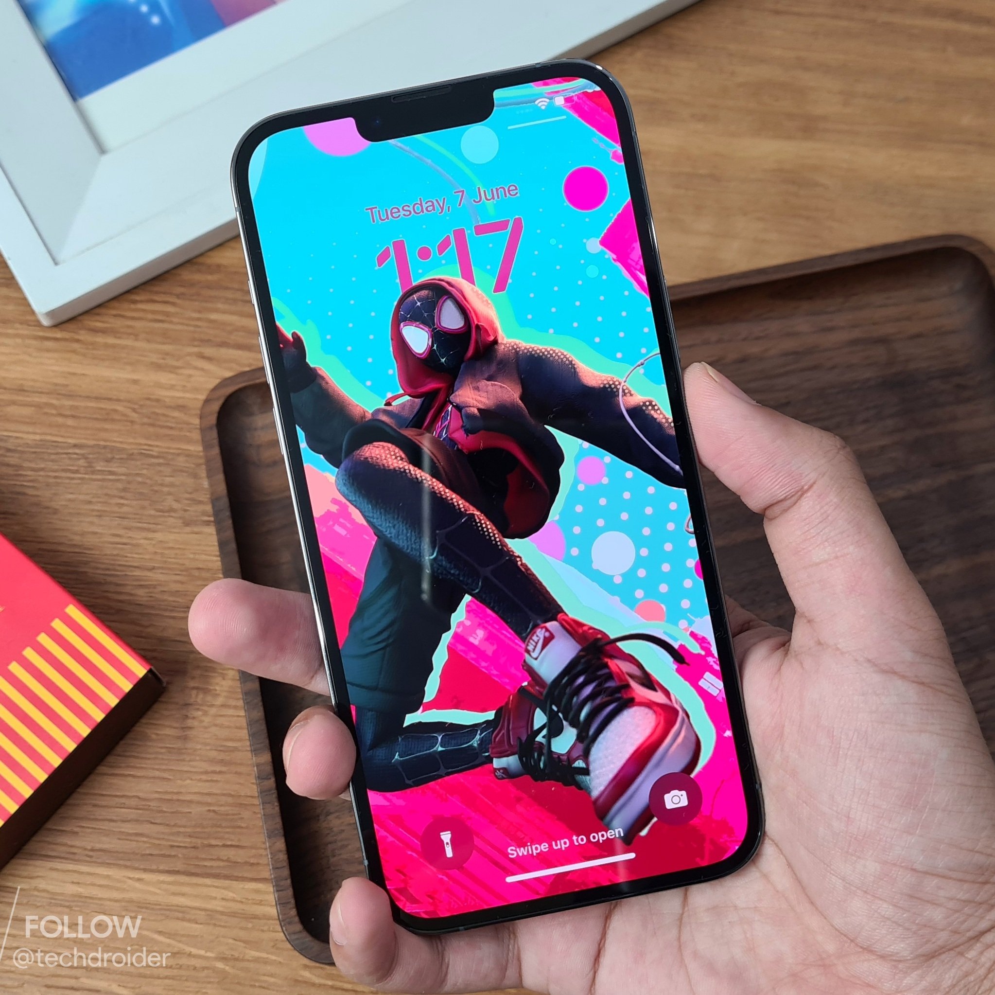 Spiderman wallpapers for iPhone and Android