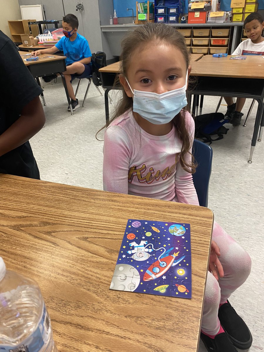 Miss_Passini's tweet photo. Our first grade students at #CampCarter loved the astronomy puzzles!! 🧩 https://t.co/QFGT9z6dkQ