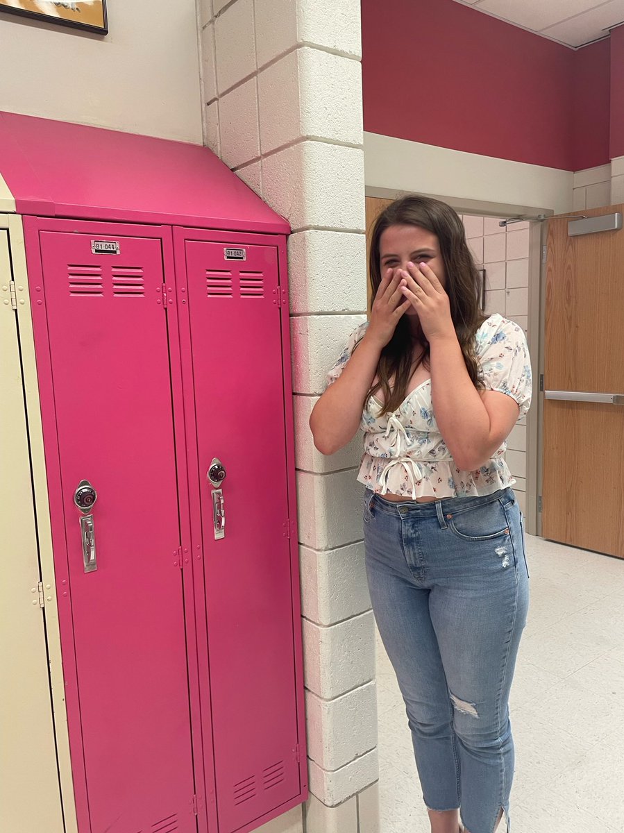 juliaocello's tweet photo. so yesterday was arguably one of the best days of my life 😄🤭🫶 https://t.co/zV22aw9zVU