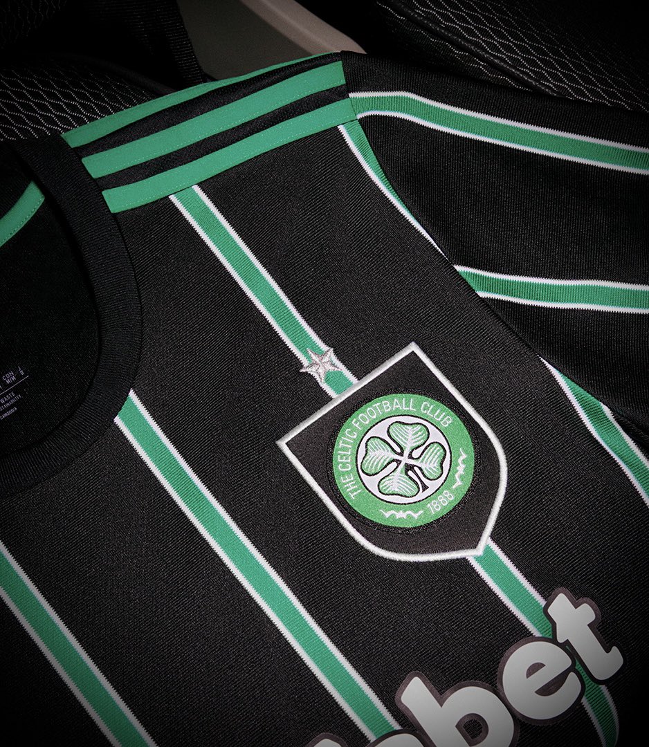 🚨💚 AJ_GIVEAWAY 💚🚨

We are giving away a brand new Celtic away shirt totally free of charge 👕🍀 

TO ENTER SIMPLY:

- RT THIS TWEET 🔁
- FOLLOW US
- TAG A FRIEND 🤝

Winner will be announced on Sunday 🤞🏻
