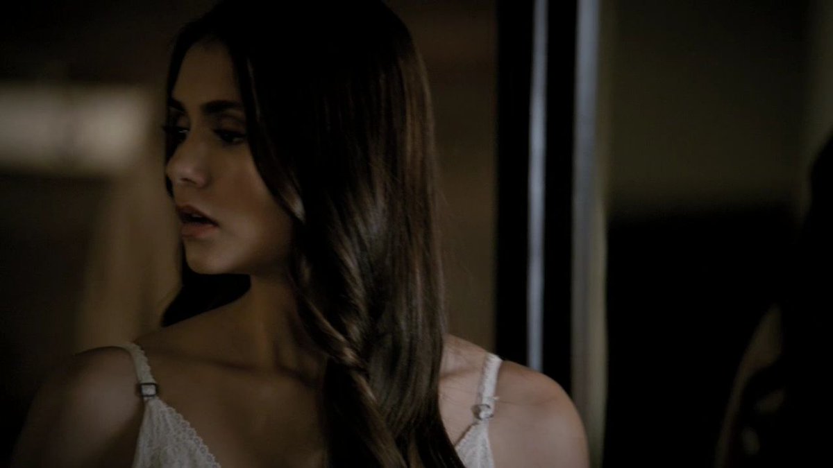 delenathinker's tweet photo. damon spoiling elena today for not only her birthday but for the anniversary of the day they fell in love <3 https://t.co/r0JtP2gBR7