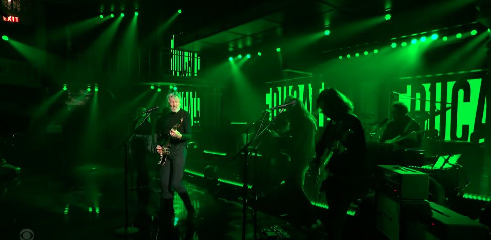 La fuerza creativa detrás de Pink Floyd, el legendario Roger Waters, regresa a The Late Show para interpretar una mezcla de canciones que incluye un clásico que los fanáticos pueden esperar escuchar en su gira de 40 fechas por Norteamérica. #PinkFloyd

radioalternativo.com/roger-waters-r…