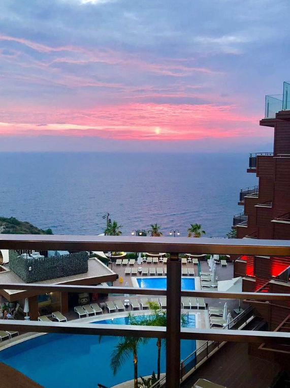Dealabs's tweet photo. ✈ 🇹🇷
Séjour 8 jours / 7 nuits dans un hôtel 5 ⭐ en Turquie
Vol aller retour, transferts, formule tout compris (ptit dej, déjeuner, dîner, pâtisseries, boissons à volonté...) 
= 399€ par personne 
➡ https://t.co/20r803Oivl ⬅ 
#bonplan #Soldes https://t.co/h4mAL2ruGN