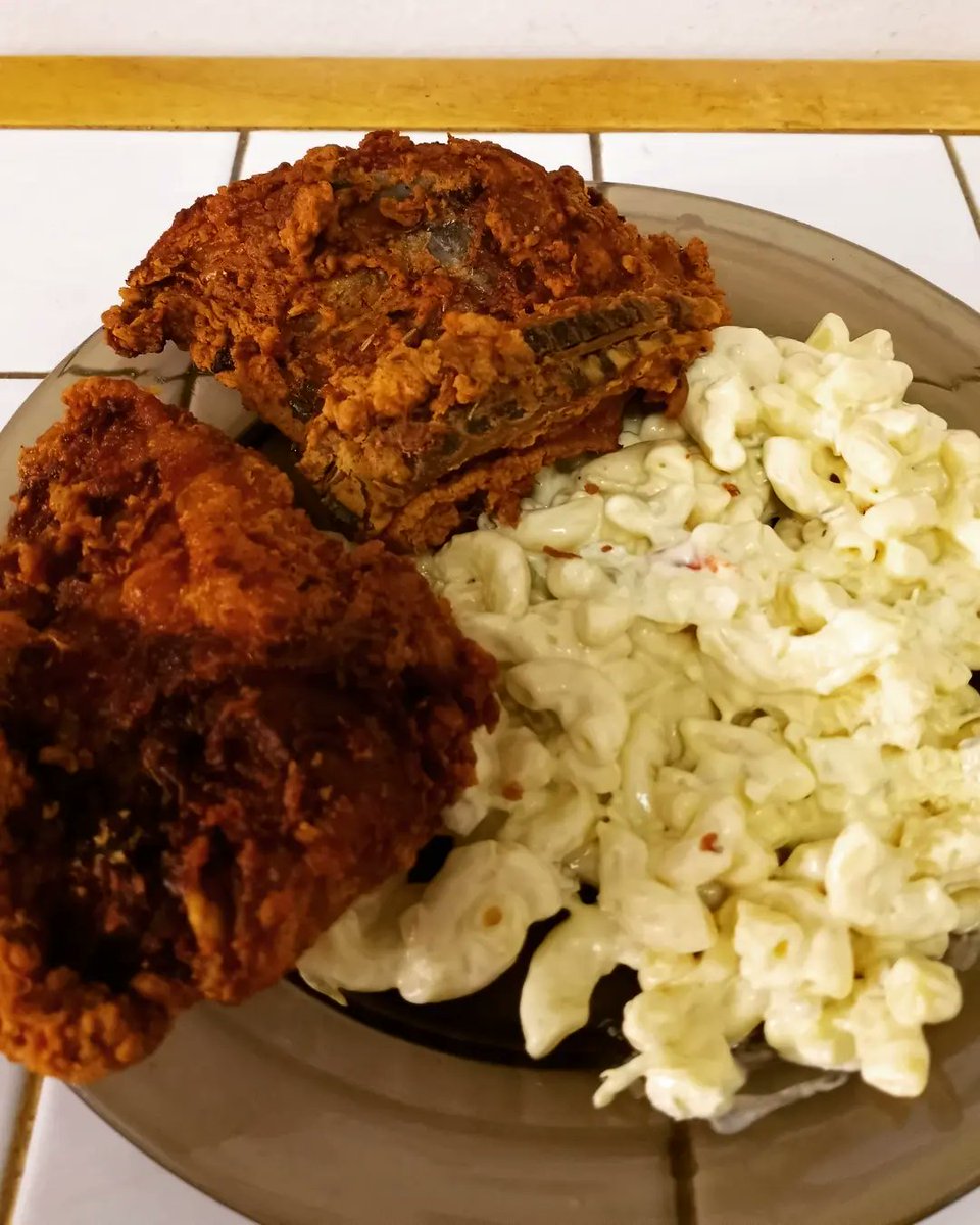 Cooking_vanessa's tweet photo. Cajun fried chicken,  buttery corn on the cob,  French fries,  macaroni salad #FoodieBeauty #foodblogger #foodphotography #foodforthought https://t.co/zTqOYZ7Wxj