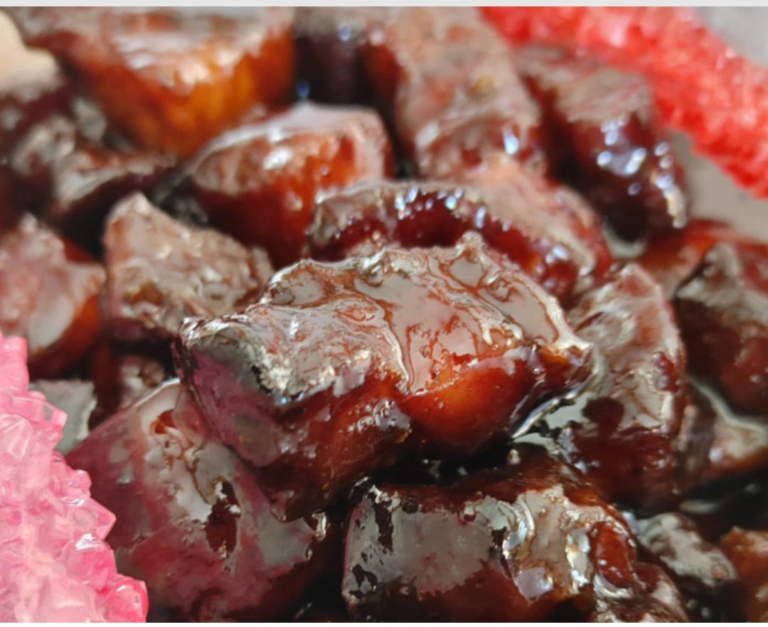 ThomasPeers's tweet photo. One of my personal favorites of all my creations.... Rock Candied Pork Belly Burnt Ends.... So, sooo good https://t.co/tH01gllW1x