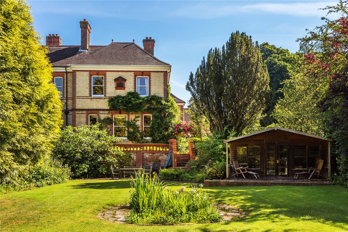 JS_Reigate's tweet photo. #Newinstruction
Buckland Road #Reigate #Surrey
An elegant & enviably located 3 bedroom #Victorian period wing, set in delightful grounds close to #ReigateHeath. Guide price £1,250,000.
Stunning #periodfeatures
#Noonwardchain
https://t.co/EewsISduEK https://t.co/e9mTh6BHCd