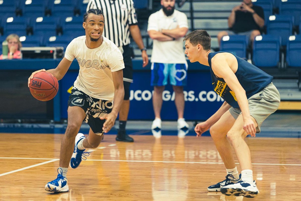 glcc_mbb's tweet photo. First look at some of our new guys. 👀🏀

#CrusaderPurpose // #NoDoubt 

📸: @CamrenClouthier https://t.co/9aygDGduZl