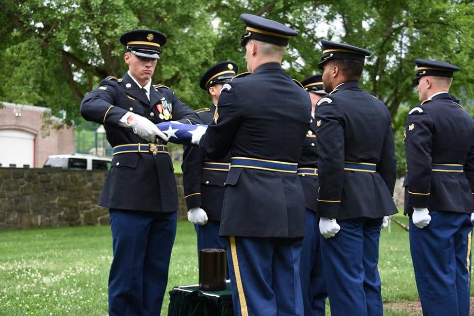 MPRAONLINE's tweet photo. HOOAH to our MP brothers and sisters who are part of the U.S. Military Academy Honor Guard Platoon providing military honors to our fallen Brothers and Sisters in arms!
#MPRA #MilitaryPolice #USArmy #ArmyMPs https://t.co/RidoX4ad26