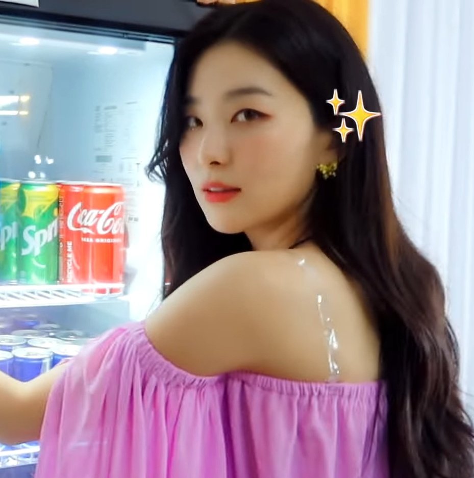 seulpictures's tweet photo. SEULGI LOOKS SO ATTRACTIVE https://t.co/XhRmukOOVs