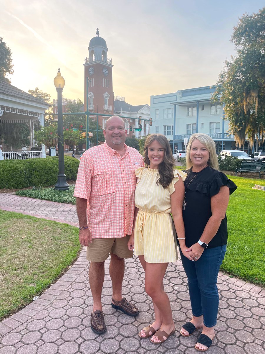 darbselbon's tweet photo. Happy Birthday to my favorite 22 year old in the world!  Love you ⁦@hantybananty⁩ !!! https://t.co/yK4SWxxu4m