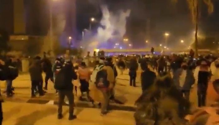 Policía disparó gas lacrimógeno a la Universidad Central mientras al interior indígenas recordaban el Inti Raymi ► ow.ly/ECCU50JEFJM