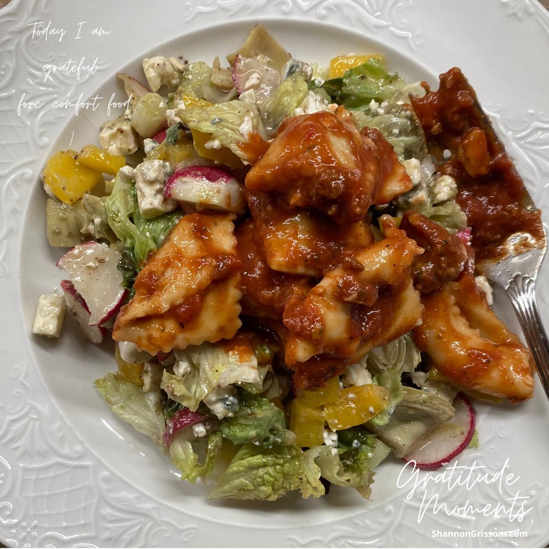 ShannonGrissom's tweet photo. Good Morning! Today I am grateful for comfort food. May seem strange to some, but cold, leftover ravioli and salad for breakfast .... yum! Good for my soul if not my waistline 🙂 #thatsitalian #grateful #gratitude #comfortfood What food feeds your soul? https://t.co/d1CXJeifp9