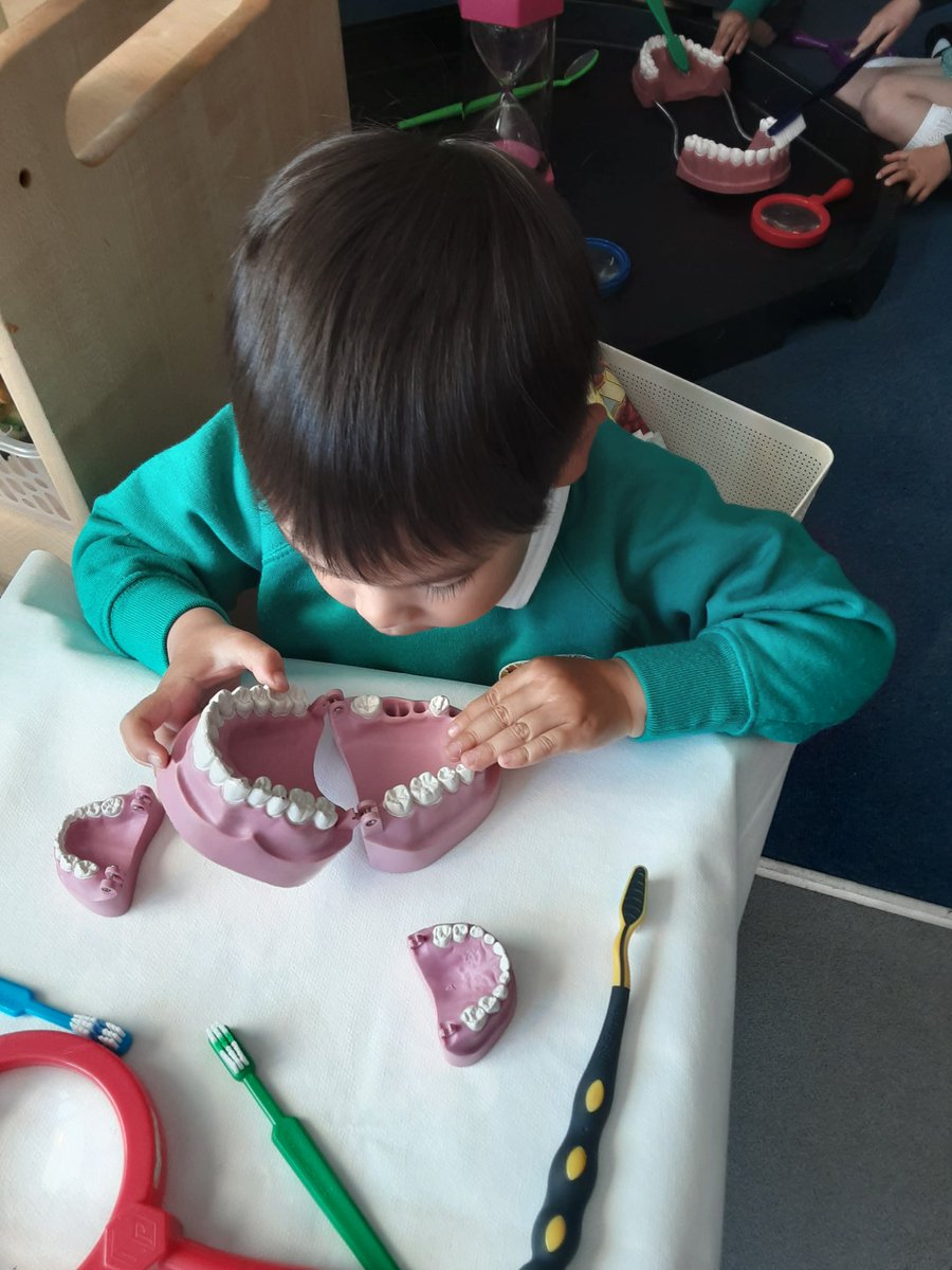 gcpfs1's tweet image. Our topic this term in Waddles Nursery is Teeth to Toes and this week the children have been exploring dental hygiene and the importance of looking after our teeth as well as healthy and unhealthy foods @PrimaryGreat #gcpphysicaldevelopment