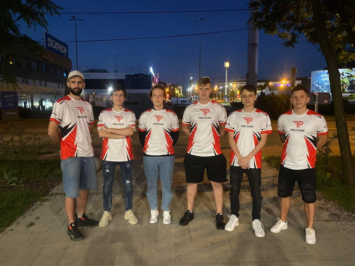 Ubieramy esport, po prostu. :)