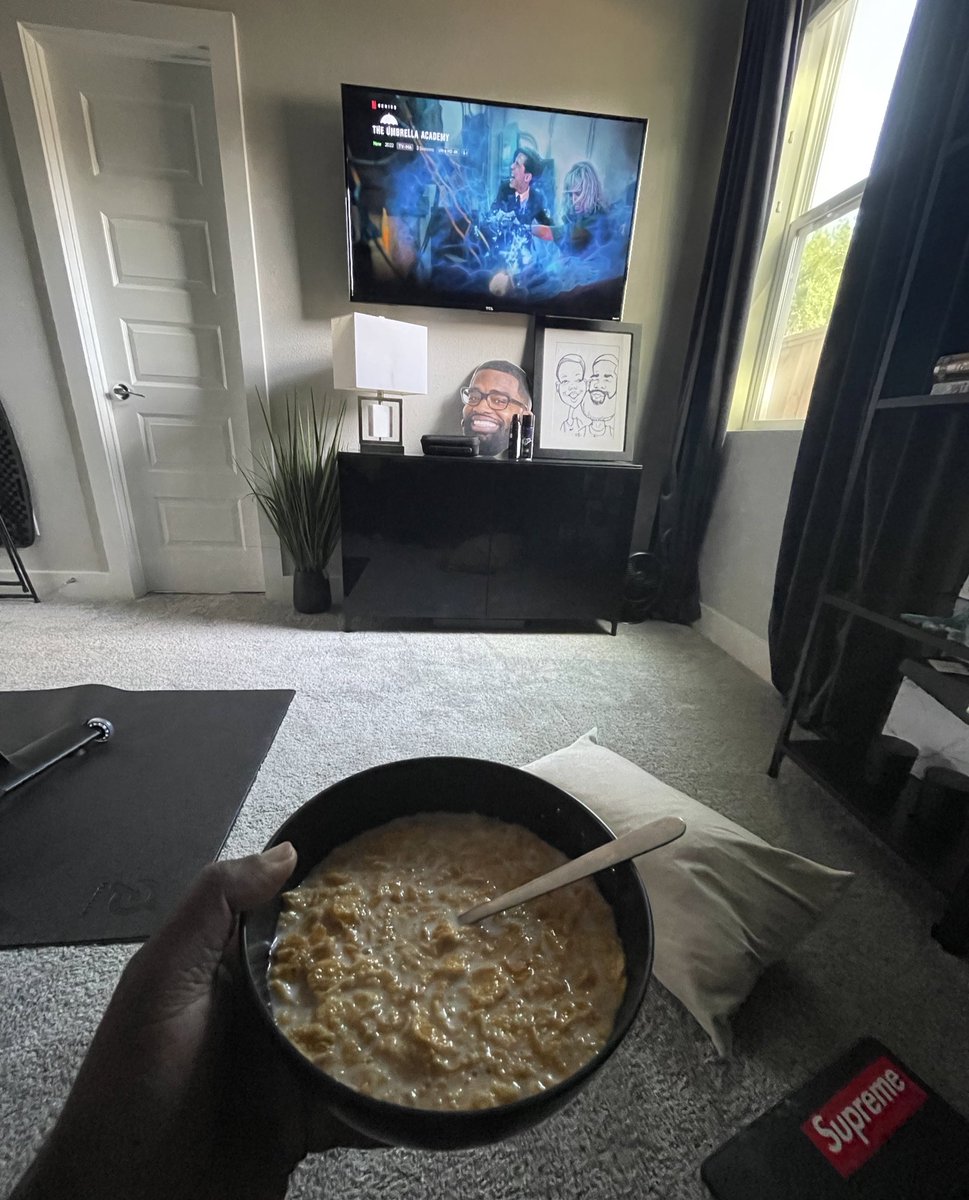 I’ve waited almost 2 years #UmbrellaAcademyS3