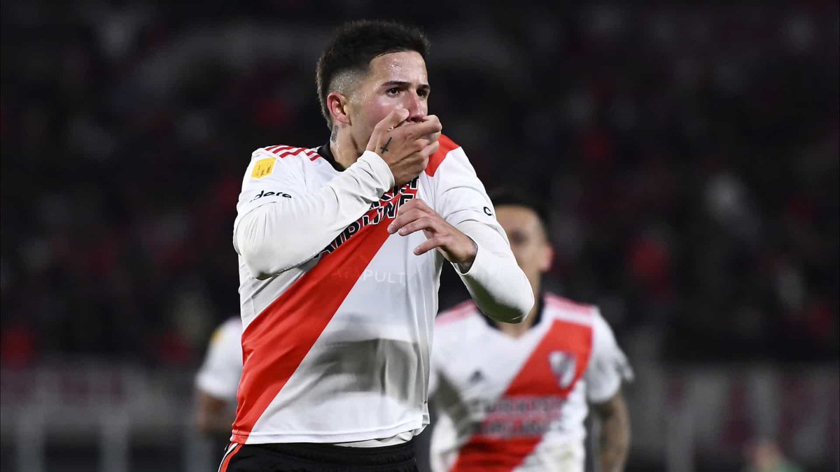 🚨 Enzo Fernández pode já não sair da argentina.
De acordo com o jornalista <a href="/javigilnavarro/">Javier Gil Navarro</a> o jogador recusou uma proposta do Wolverhampton por querer jogar a Libertadores com o River Plate e deve fazer o mesmo ao Benfica.