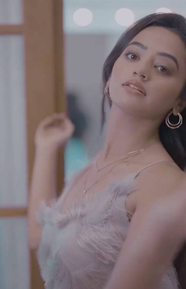 The close up though😍😍
#HellyShah