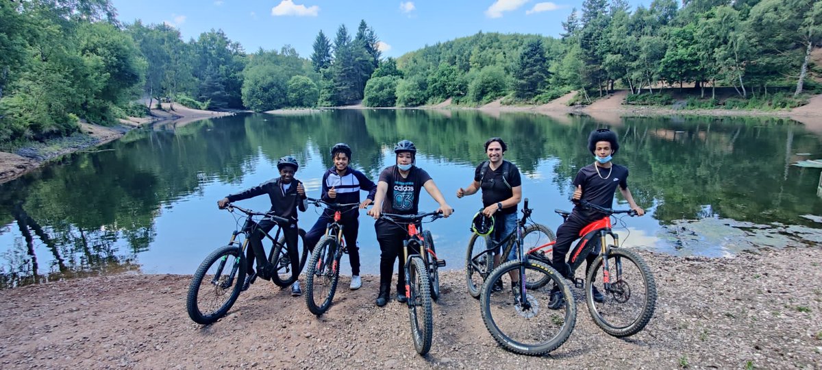 bikemayorbrum's tweet photo. What a brilliant day taking young people from Birmingham out on e-mtb bikes, so they can enjoy physical activity, sunshine and be closer to nature, what’s more is they absolutely loved it!
⁦@BYCS_org⁩ ⁦@WestMids_CA⁩ ⁦@bhamconnected⁩ ⁦@BhamCityCouncil⁩ ⁦ https://t.co/6QPxlBH4Jt