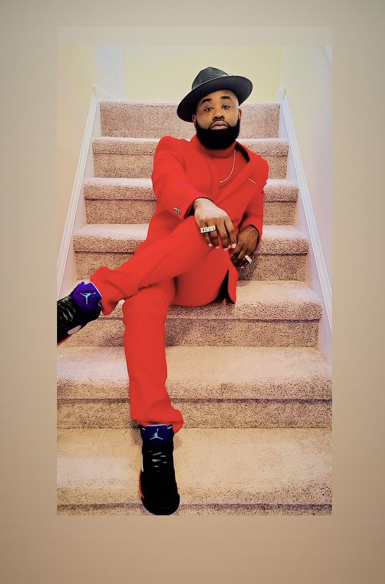 traychaney's tweet photo. I refuse to let em OutWork, OutHustle, OutConsistency Me OutDedication Me They not gone Out Nuffin Me. #GoatLegendBoss VIDEO OUT NOW (Link In BIO)Get ready for #TheWIRE 20 yr music video to air on MTV. Chaney Vision Entertainment #OnGOD #OnMuvas New Suits & Dob Hats for everyone https://t.co/suZnddhu5y
