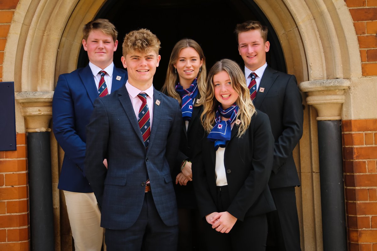 ExeterSchoolUK's tweet photo. Delighted to introduce our new Heads of School who will be steering the school through the academic year 2022-2023. Well done to Jeremy, Emily, Toby, Will and Phoebe who have all worked extremely hard to earn these prestigious roles #exeterseniorschool #headsofhouse #sixthform https://t.co/cvmQd4N2af