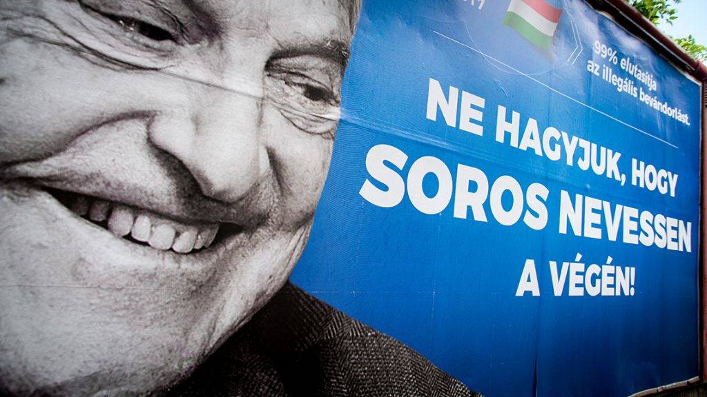 juteszembe's tweet photo. #EMIH: „az Európai Zsidó Szövetség (#EJA) kitüntette #Pintér Sándor belügyminisztert a közbiztonság javításáért és az #antiszemitizmus elleni küzdelemben végzett munkájáért”
Párhuzamos valóságokba... 🤷♂️ #Fidesz #Soros #propaganda https://t.co/lFfPggVF3s