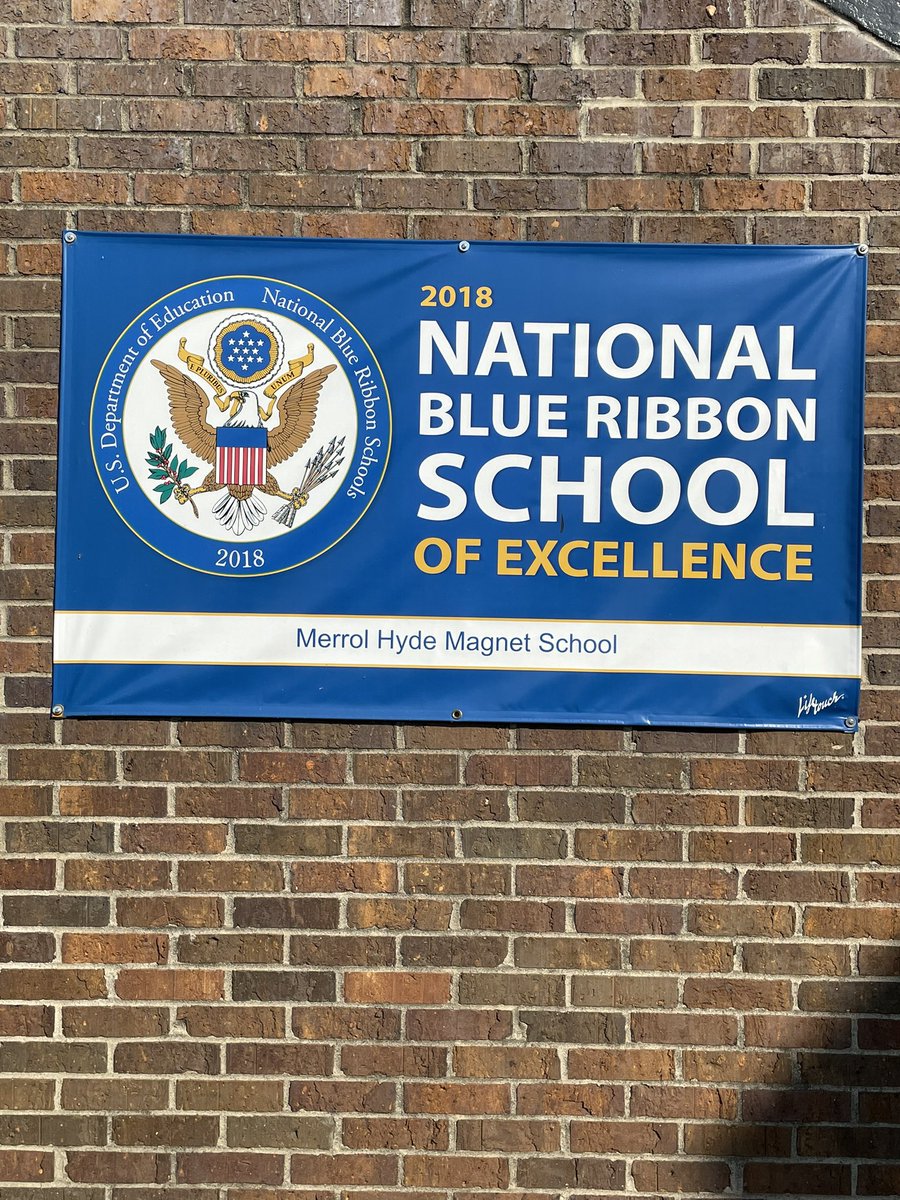 Lynn_Keith's tweet photo. Setting up for the @PaideiaCenter National Conference! So excited to gather with like-minded educators from across the country! #merrolhydehawks #paideia #ReclaimingTimeToTeachAndLearn https://t.co/O8YuC9tvWx