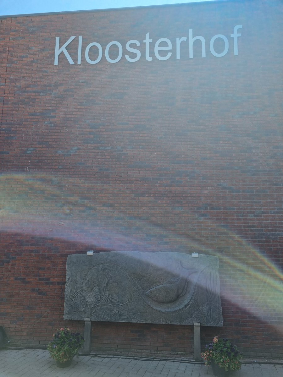 EricRuijsscher's tweet photo. Opening #Kloosterhof in St. Jansteen. Met zorg- en huurappartrmenten. Ook opening beweegtuin voor ouderen. Mooi om te hebben mogen bouwen! @TragelZeeland #woongoed #debouwmaakthet #maakmetersbijH4A https://t.co/hqgMF5BIzC