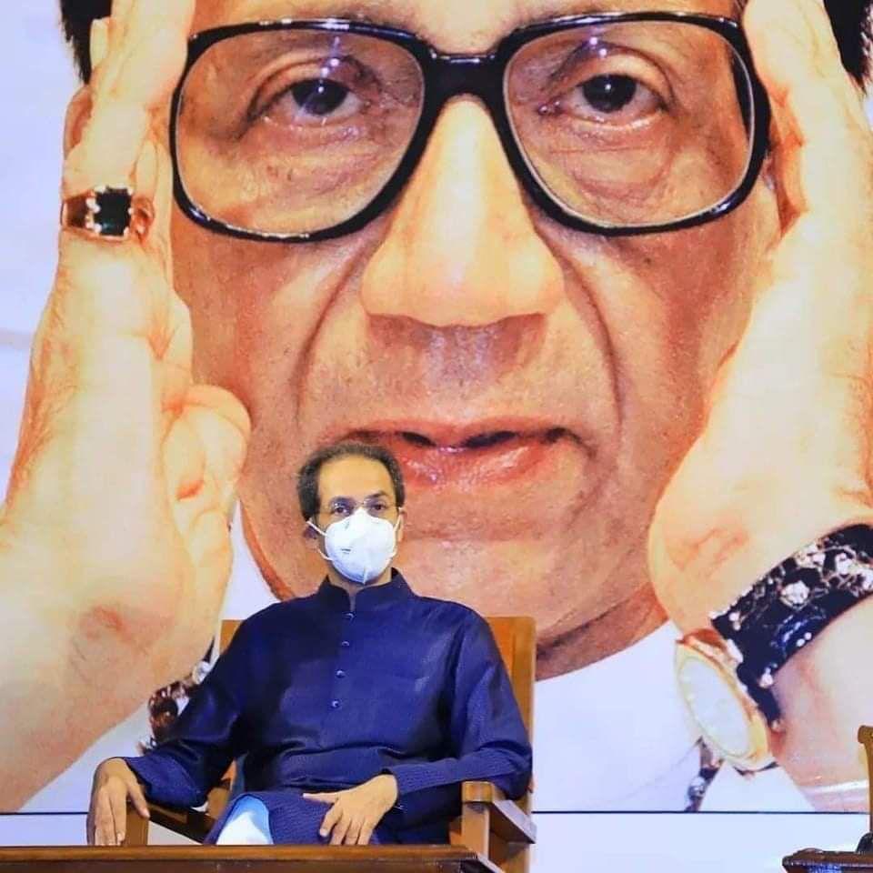 Marathi_Rash's tweet image. इतक्या कठीण राजकीय परिस्थितीत.. आपल्याच लोकांनी फसवल असताना,
आजार असताना पण उद्धव ठाकरे जितक्या शांतपणे परिस्थिती हाताळत आहे...
फक्त हे बघायला बाळासाहेब हवे होते...

तुमचा खरा उत्तराधिकारी ..

उद्धव बाळासाहेब ठाकरे! #शिवसेना