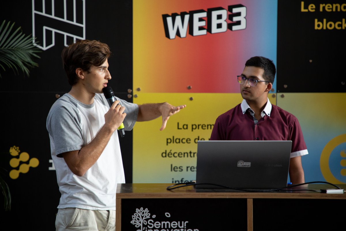 À la conquête du #Web3 : La finale 🪐

Félicitation à <a href="/ziplo_fr/">Ziplo</a> : projet porté par <a href="/AurelieDrvn/">Aurélie Drvn ‏Ggr</a> et Clément Egger pour ce premier prix ! 

Leur solution : 
- Un service de partage de fichiers, 100% français 
- Sécurisé grâce à la technologie blockchain