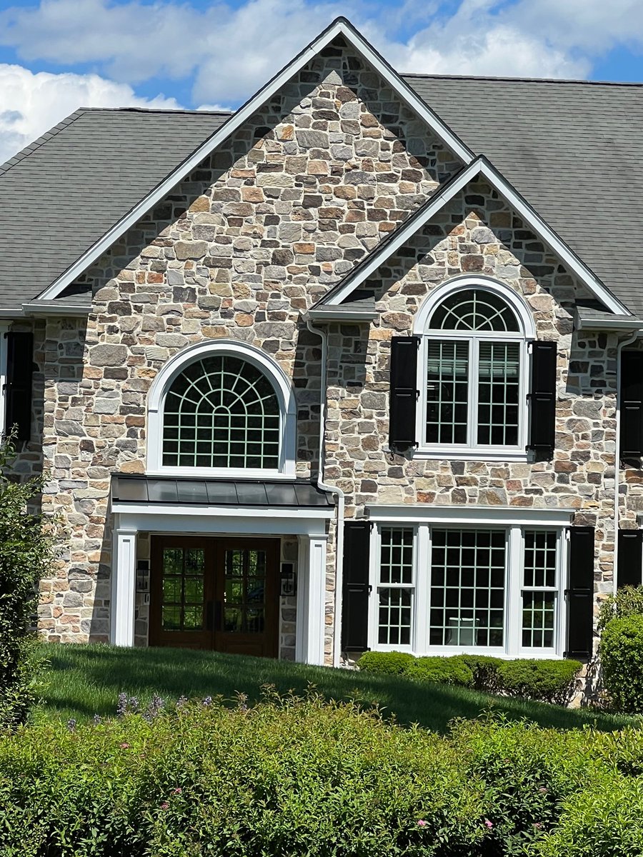 QuarryCutStone's tweet photo. QuarryCut Stone - Brandywine Blend - Squares &amp; Strips. #QuarryCut #QuarryCutStone #QuarryCutVeneer #StoneVeneer #VeneerStone #RealStone #ThinStone #ThinStoneVeneer #BuildingStone #CustomHomes #AmericanStone #AmericanQuarries #AmericanOwned #Masonry #StoneMasonry #StoneMason https://t.co/Rmb4VFD6JZ