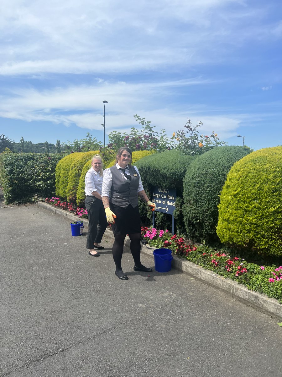 Assistant Manager Lucy and Front of House Assistant Shannon keeping our flower beds in tip-top shape 🌼😍
