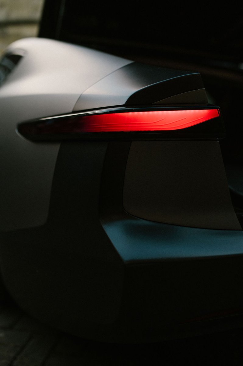 An exceptional range of 725 km, the lowest emissions and charging frequency, less repairs and 7,000 to 20,000 km of free solar range every year. 

Check out the link in bio for the full interview and the story behind the world’s first long range solar car.