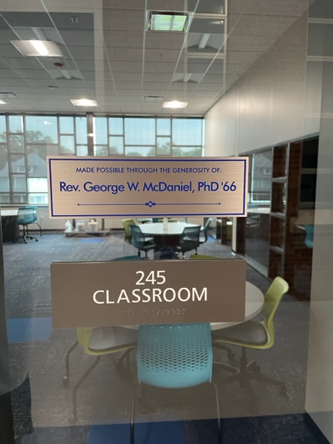 ambrosealumni's tweet photo. Jeff '81 from Young Art and Sign installed a new donor recognition system in McMullen Hall.  Thank you to Jeff and thank you to our donors for making this renovation and addition a reality! https://t.co/91KKIpuFXt