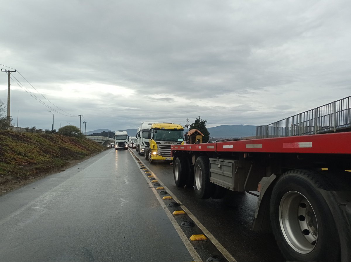 sinturve's tweet photo. Se unebel gremio de camioneros de #quintero #paronacional #inversionparaventanas #ventanasnosecierra https://t.co/bLoCgqvoy8