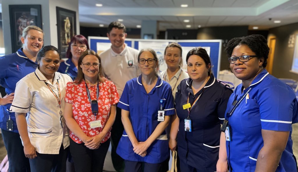 NewcastleHosps's tweet photo. The Integrated Discharge team is an integral link between hospital care & the community providing day of discharge follow up to make sure patients can go back to their home environment safely, help increase independence & prevent readmission - what a team! 🙌 #NewcastleCommunity https://t.co/28xn5evFjf