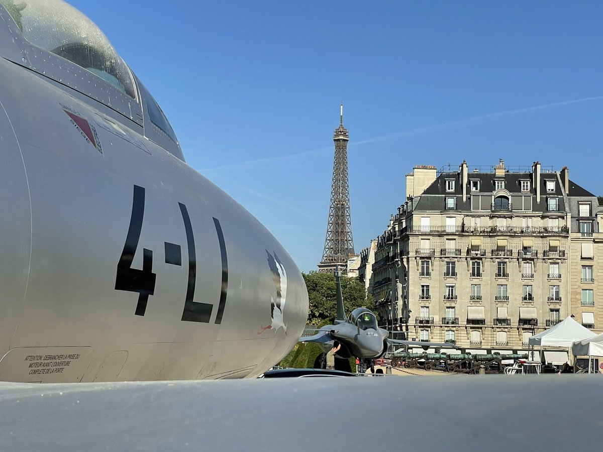 #wednesdaythought : on file voir de l’Ouragan au Rafale à l’hôtel national des Invalides <a href="/Gouv_mili_Paris/">Gouverneur militaire de Paris (GMP)</a> 70 ans d’excellence <a href="/Dassault_OnAir/">Dassault Aviation</a> <a href="/Armee_de_lair/">Armée de l'Air et de l'Espace</a> avec le général Sabéné <a href="/CESA_Reflexions/">CESA</a> #avgeek #exposition #History