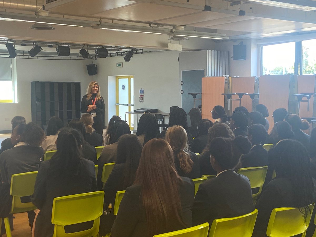 TEMAcademy's tweet photo. We were really inspired hearing Ashleyβs story about building her award winning business and charity - "Little Lady Locks" #GirlBoss
#ManchesterWeek #atTEMAweREACH https://t.co/CxnaEtzY1P