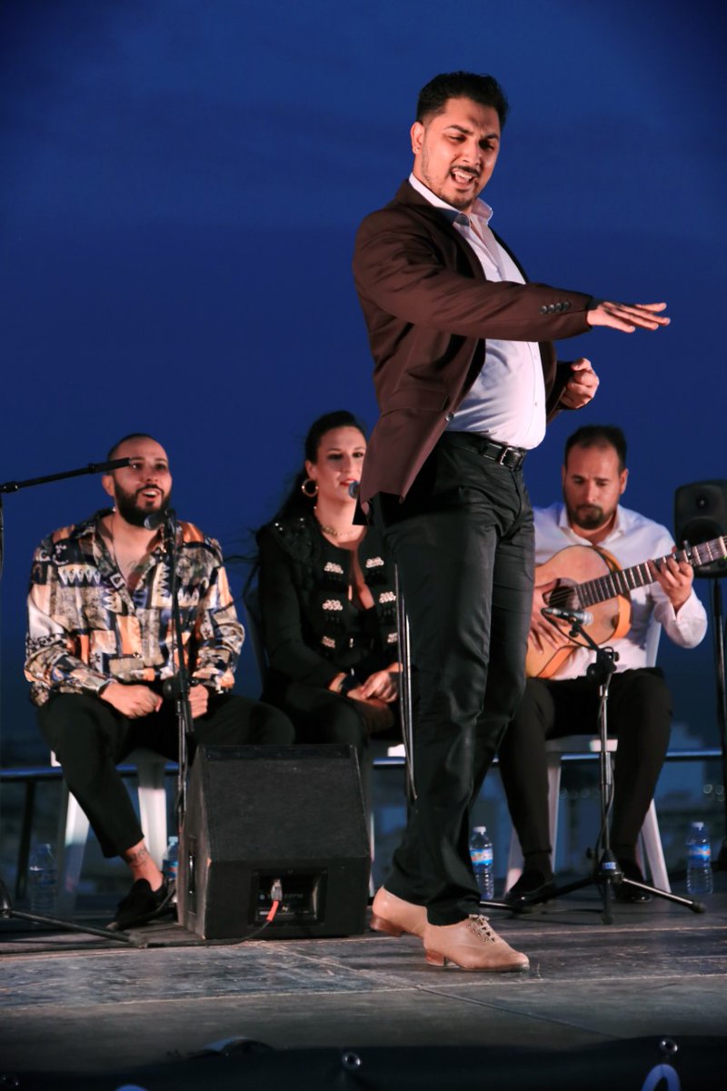 Culturalmeria's tweet photo. 💃El flamenco ha vuelto a llenar el Casco Histórico de #Almería 
 
🔝La primera cita del ciclo #Plazeando tuvo como protagonista al bailaor Toni Santiago en un enclave único como el Cerro de San Cristóbal. 

¡Nos vemos el próximo martes en la 📍Plaza San Roque a las 21:00h! https://t.co/TkLCVB2LZQ