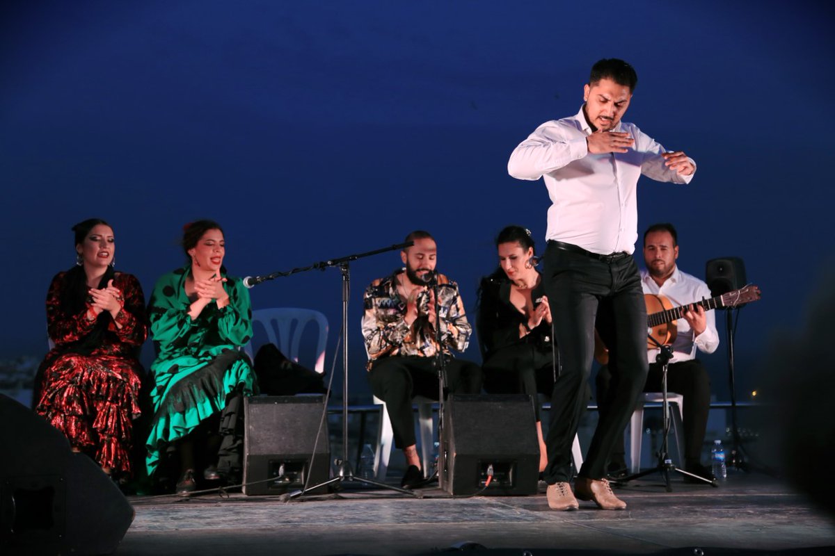 Culturalmeria's tweet photo. 💃El flamenco ha vuelto a llenar el Casco Histórico de #Almería 
 
🔝La primera cita del ciclo #Plazeando tuvo como protagonista al bailaor Toni Santiago en un enclave único como el Cerro de San Cristóbal. 

¡Nos vemos el próximo martes en la 📍Plaza San Roque a las 21:00h! https://t.co/TkLCVB2LZQ