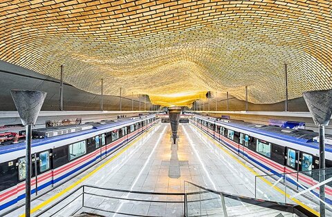 ABBAS191IR's tweet photo. Tehran's subways, in addition to beauty,are very clean and smelly people with a very rich culture can travel in it to stay clean like this
#IranInReality
#esfhan https://t.co/3zz6j3goWS