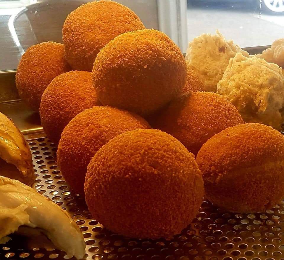 Migelsfishbar's tweet photo. Have tried our Homemade Corned Beef Rissoles? We also do our own Cheese &amp; Onion Rissoles too 😍

#cheeserissole #rissole #toohottocook #chippytea #homemade #summer #llanelli #bryn #llwynhendy #carmarthenshire #migels #fishandchips https://t.co/u9enTzzOQF