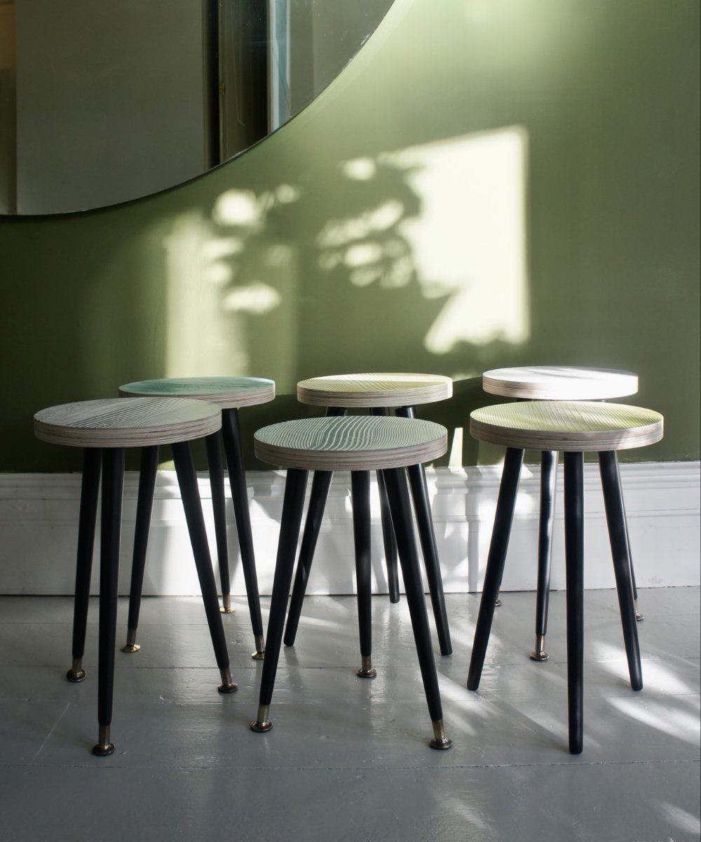 chalkpaint's tweet photo. (IG)@my__fy used a selection of Chalk Paint blues and greens on these wooden stools, then combed the paint whilst still wet to create a distinctively modern pattern that reminds us of tree bark. Witty, beautiful and surprisingly simple.
#ChalkPaint #KitchenStool https://t.co/jz1wnPZ4N7
