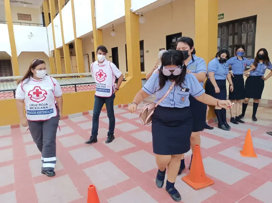 CruzRojaCamp's tweet photo. #Entérate || Las coordinaciones de #Prevención y #Juventud impartieron el tema de #PrevenciónDeAccidentes en el hogar, #SeguridadVial y lentes de alcoholemia a más de 80 estudiantes  en la Escuela de Preescolar del Instituto Campechano. https://t.co/5sexUwSBmo
