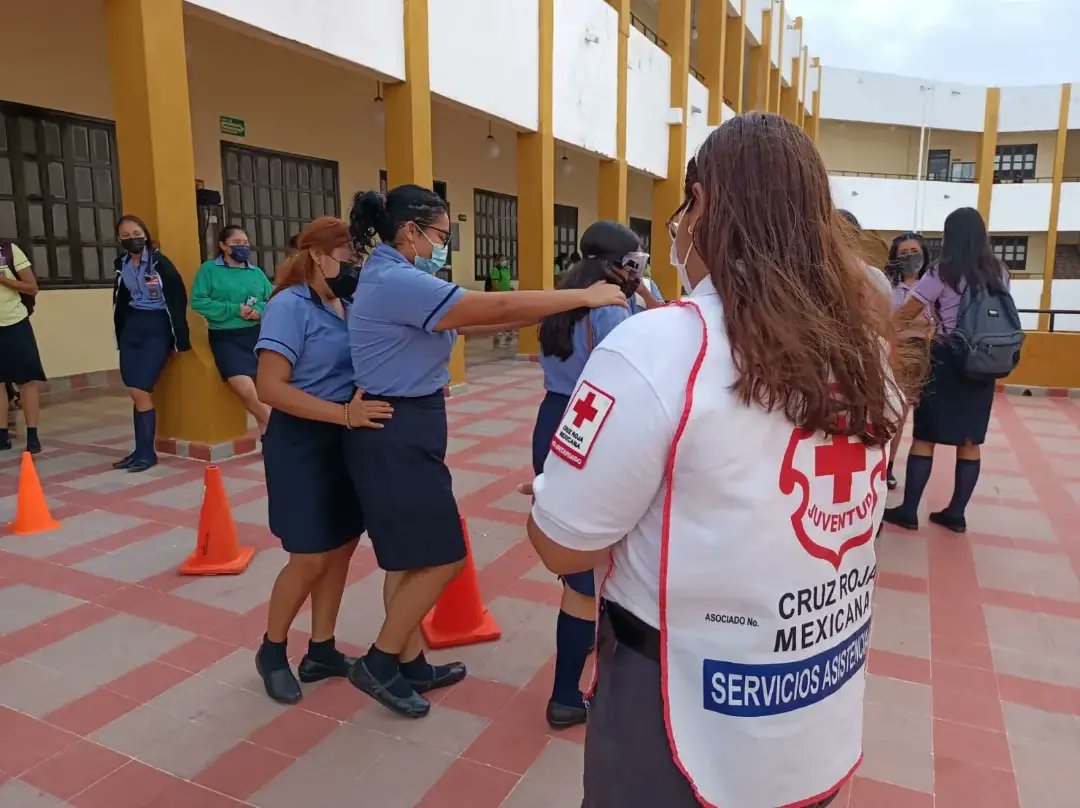 CruzRojaCamp's tweet photo. #Entérate || Las coordinaciones de #Prevención y #Juventud impartieron el tema de #PrevenciónDeAccidentes en el hogar, #SeguridadVial y lentes de alcoholemia a más de 80 estudiantes  en la Escuela de Preescolar del Instituto Campechano. https://t.co/5sexUwSBmo