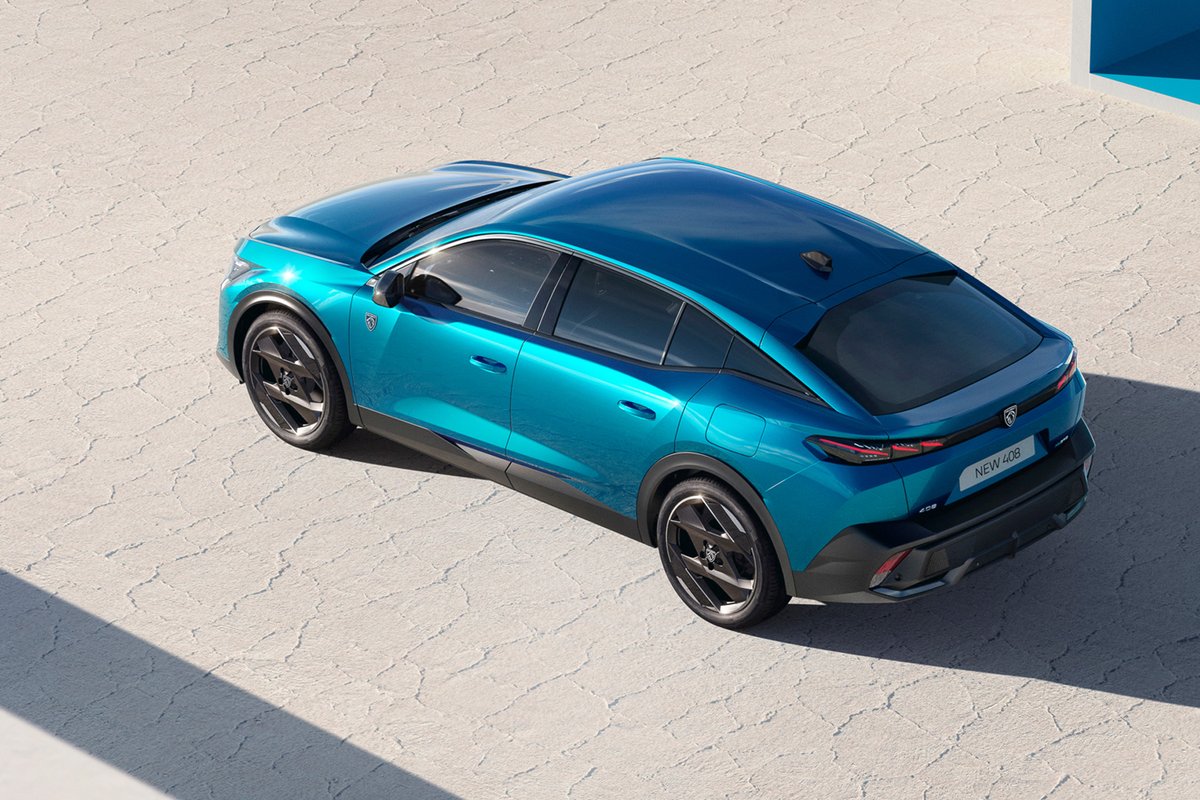 ParkersCars's tweet photo. This is the new Peugeot 408. Broadly, it’s a five-door hatchback that rides a little higher than a saloon and is clad in SUV-style body protection. It’s set to hit the UK in spring 2023, and will be priced between the 308 hatch and 3008 SUV - circa £30,000 https://t.co/h0K37he5ts