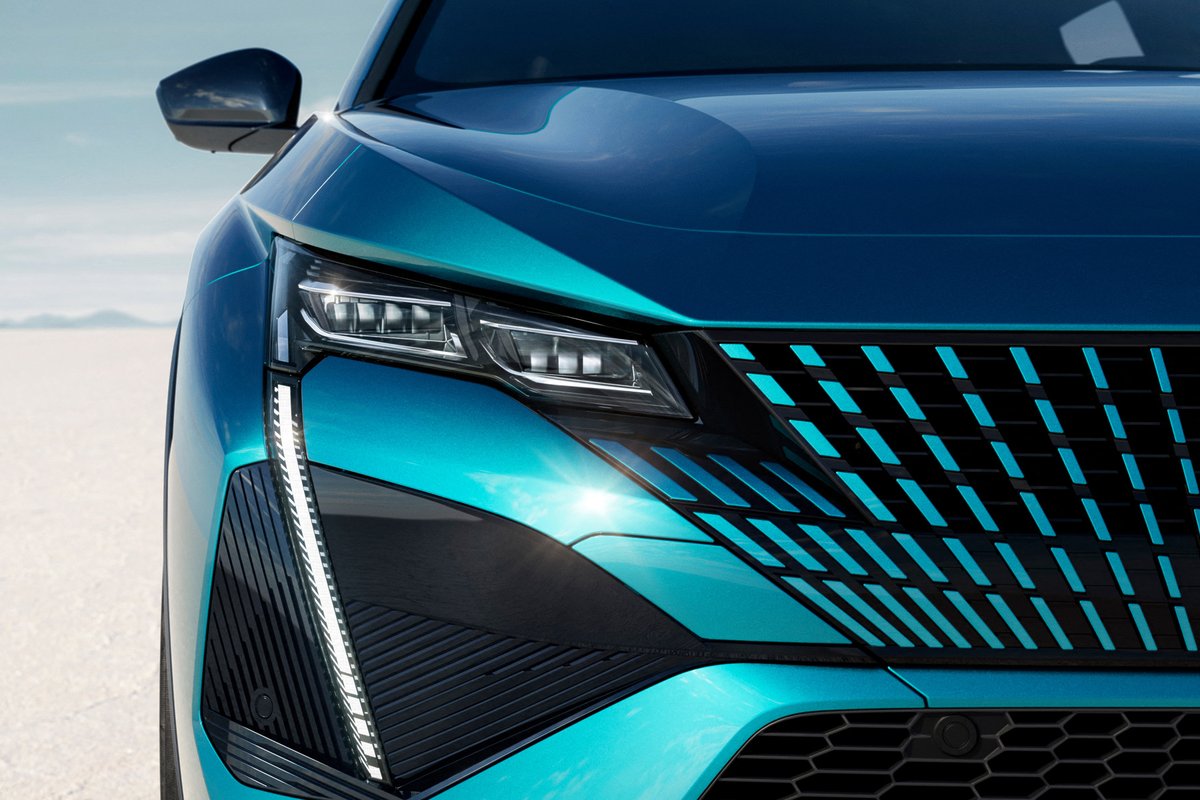 ParkersCars's tweet photo. This is the new Peugeot 408. Broadly, it’s a five-door hatchback that rides a little higher than a saloon and is clad in SUV-style body protection. It’s set to hit the UK in spring 2023, and will be priced between the 308 hatch and 3008 SUV - circa £30,000 https://t.co/h0K37he5ts