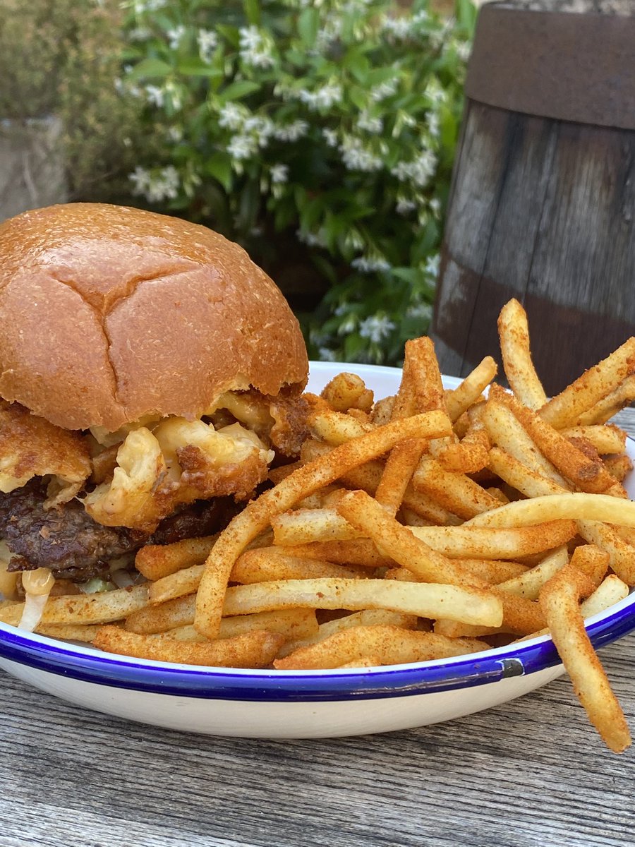 today i'm thinking about the big mac burger we have on our menu - personally i think it's time for me to go into the pub for a quick snack instead of working from home👀