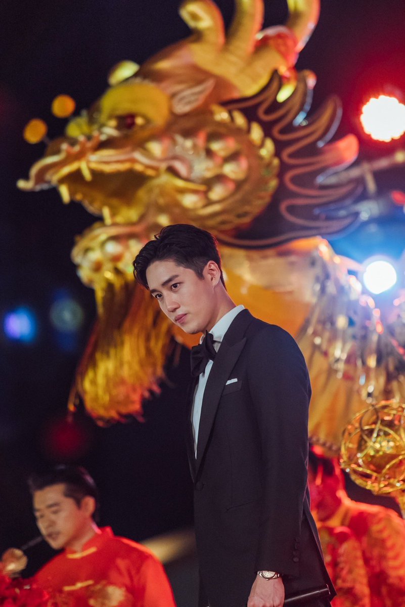 onehdthailand's tweet photo. ตะลึง ตึง ตึง อึ้งจนตาแข็งกันเชียวนะคะเถากุหลาบ เปิดตัวยิ่งใหญ่ เกรียงไกรมาก 👏🏻👏🏻👏🏻 1000 คะแนนไม่หักเลย!
#ใต้หล้าep10 
#ละครดีดูที่ช่องวัน https://t.co/kW4EDky3qW