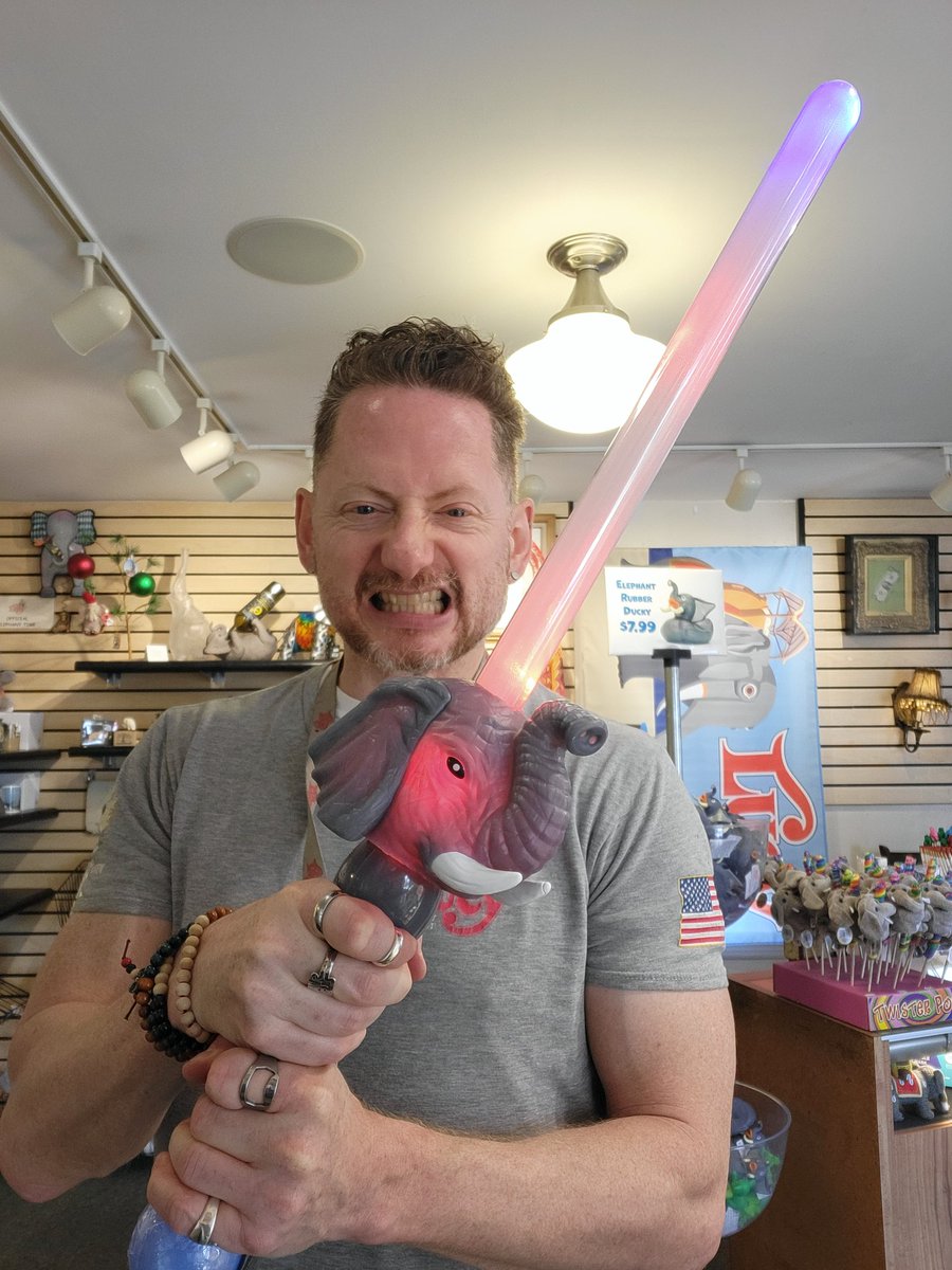 In honor of the #ObiWaKenobi finale, I just had to post our elephant lightsaber! Be a Jedi Knight for Lucy. Come check out our elephant-themed toy selection and take the full Mortimer tour of Lucy the Elephant, last tour at 4:15pm.
#lucytheelephant #lucy #oldestroadsideattraction