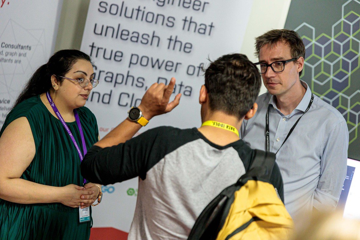 Our team had a great time on Saturday at @DataScienceFest connecting with so many Data enthusiasts. If you weren't there or missed @techwob giving his talk on 'Tracing your data's DNA' be sure to watch this space for the recording! #DSFmainstageday #CDC #DataLineage